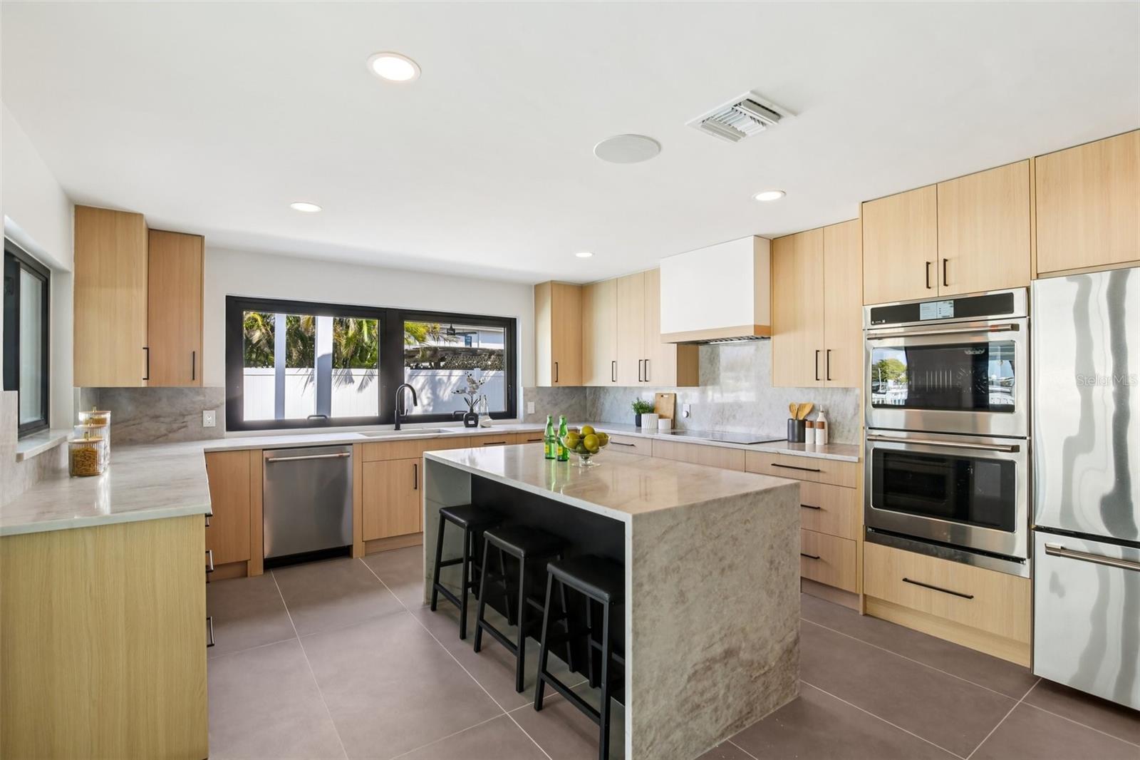 Image 8 of 52 For 12125 5th Street E