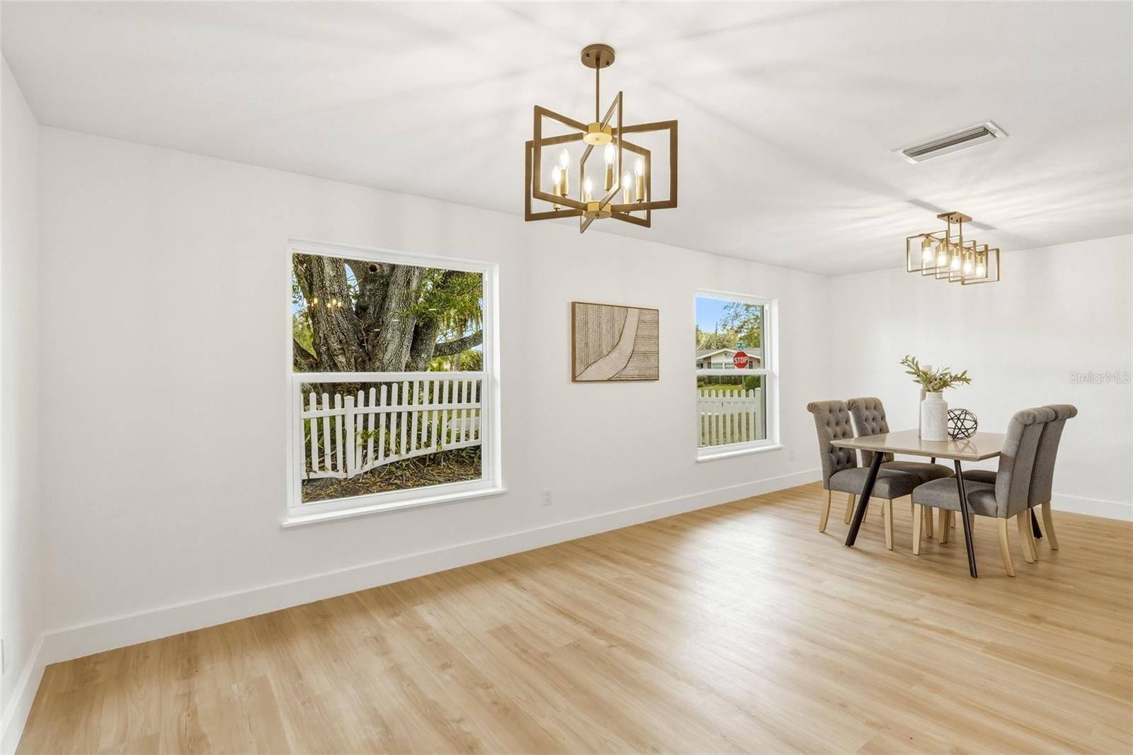 Image 14 of 37 For 1434 Hagen Avenue