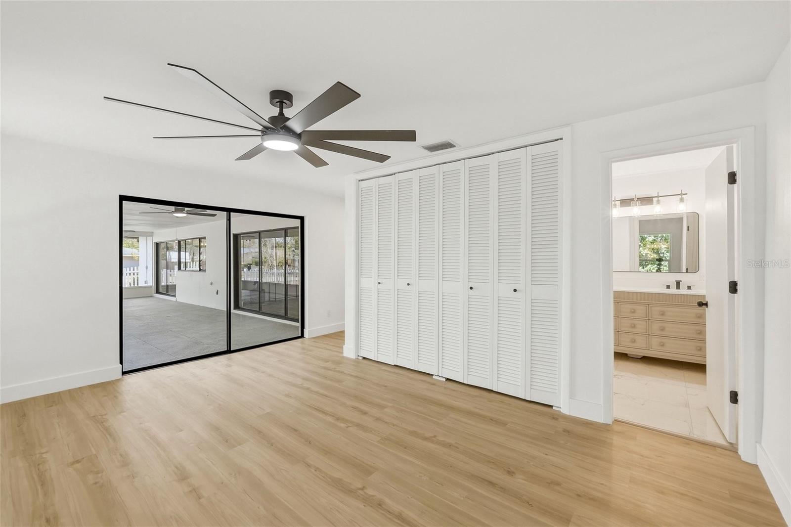 Image 20 of 37 For 1434 Hagen Avenue