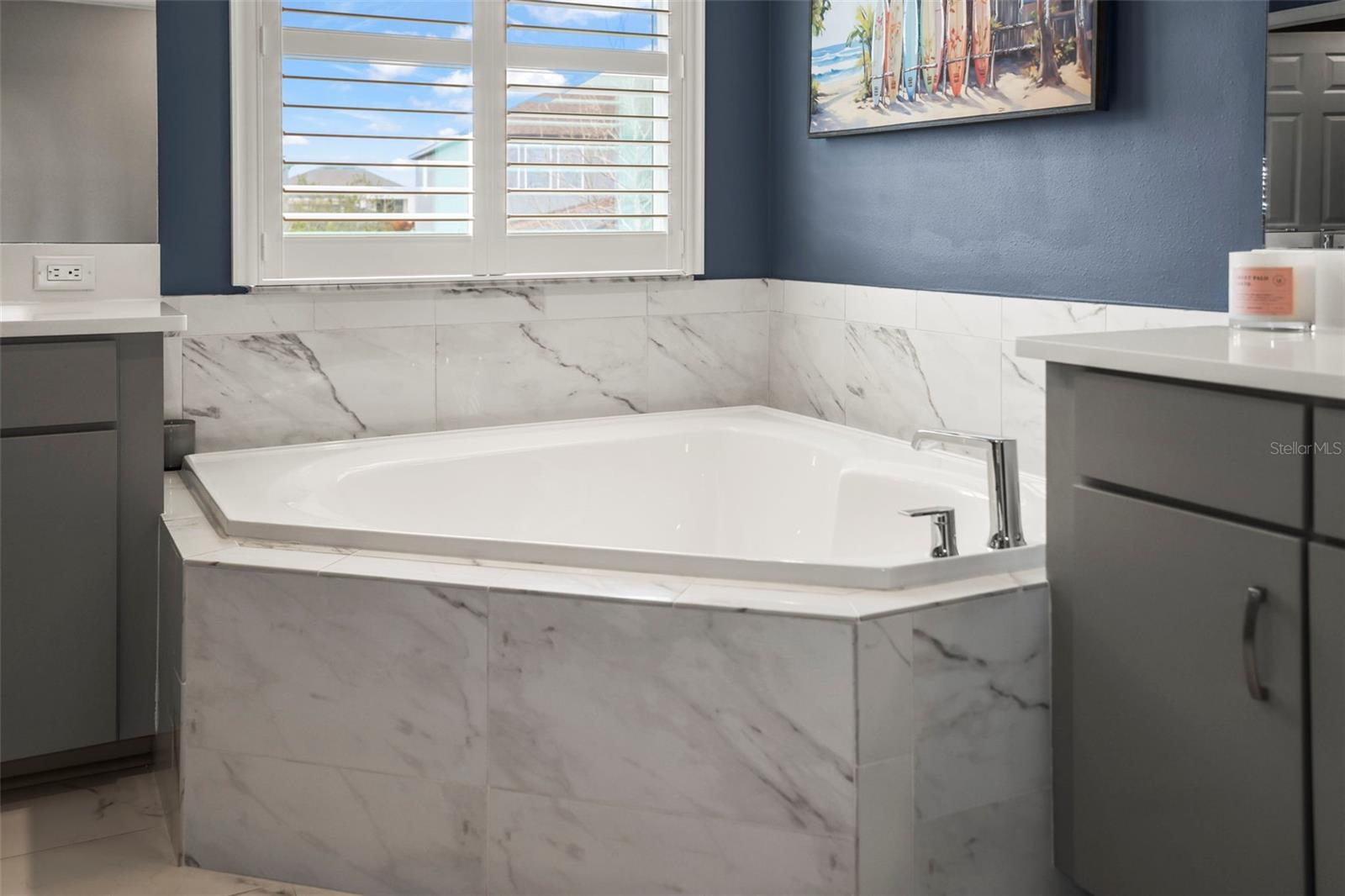 Image 15 of 90 For 33260 Kateland Drive