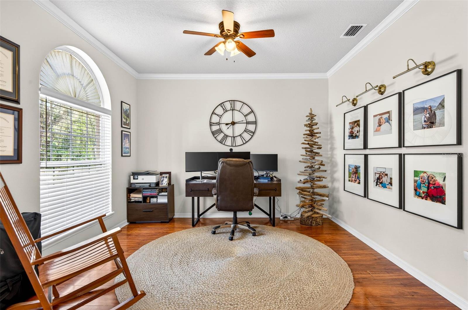 Image 16 of 77 For 6604 Portland Oak Court