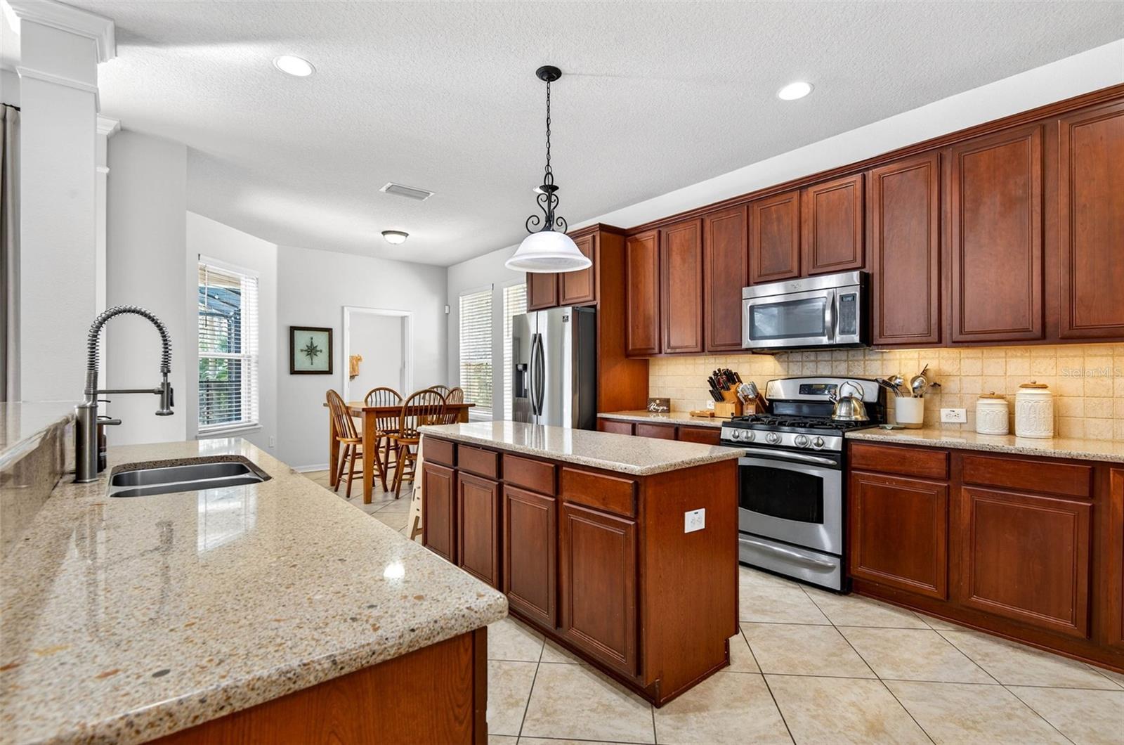 Image 18 of 77 For 6604 Portland Oak Court