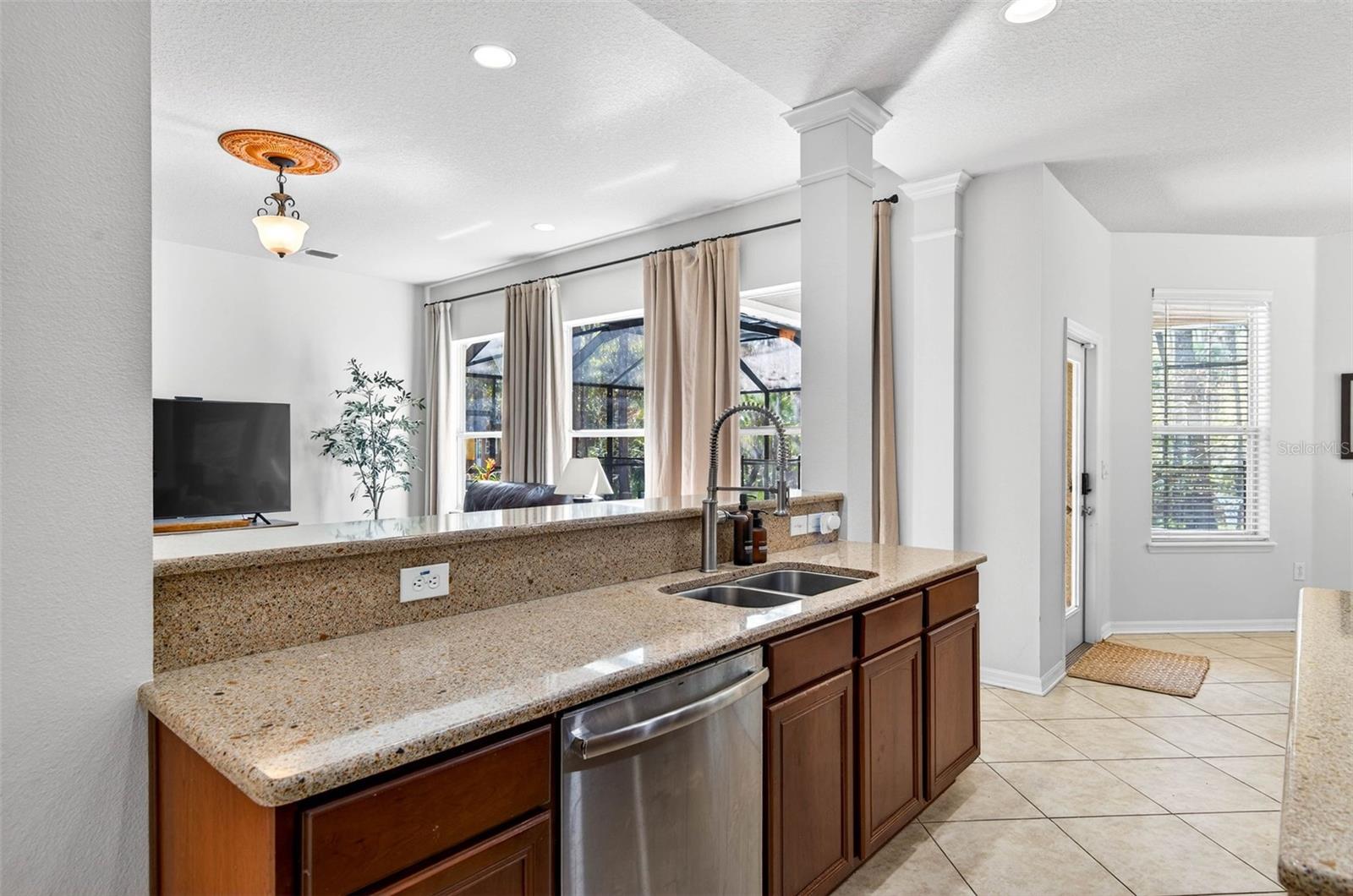 Image 19 of 77 For 6604 Portland Oak Court