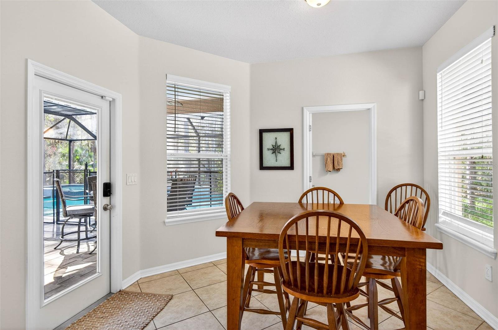 Image 26 of 77 For 6604 Portland Oak Court