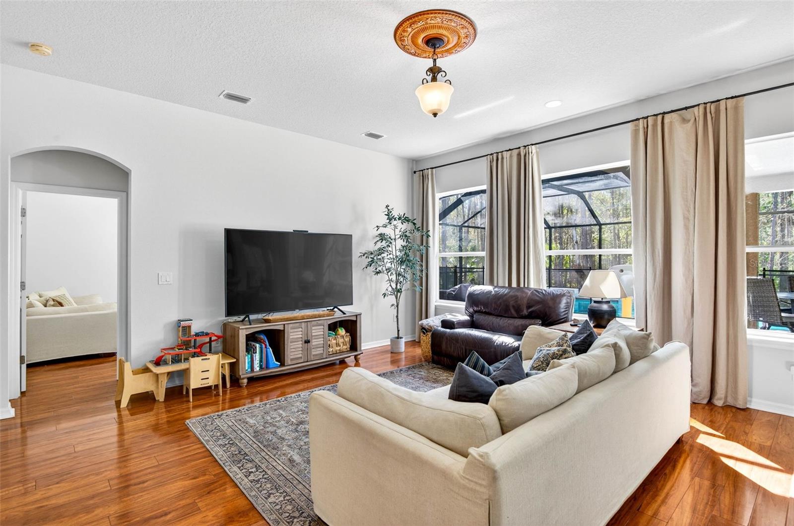 Image 30 of 77 For 6604 Portland Oak Court