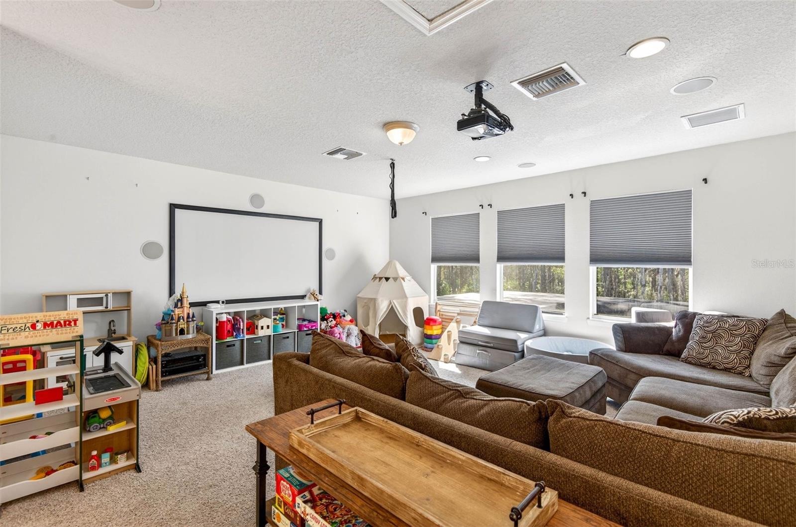 Image 43 of 77 For 6604 Portland Oak Court