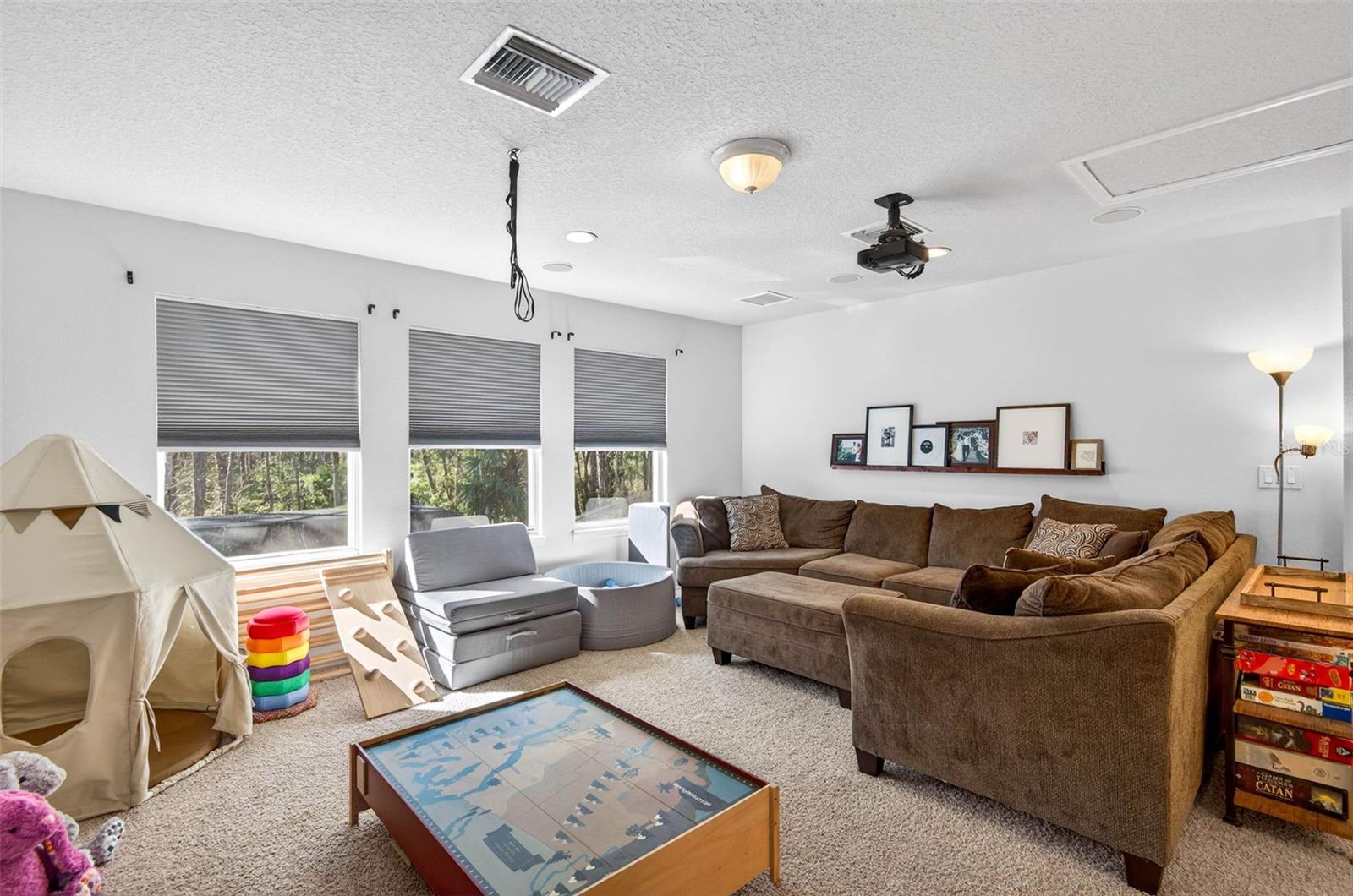 Image 44 of 77 For 6604 Portland Oak Court