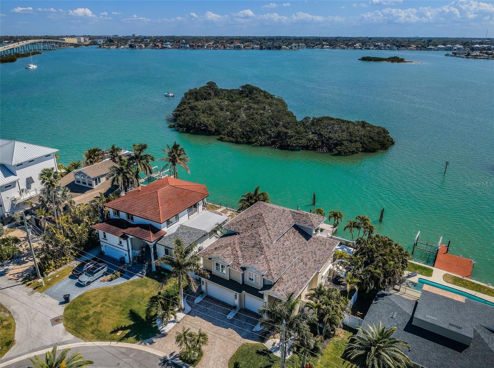 Image 2 of 67 For 709 Harbor Drive