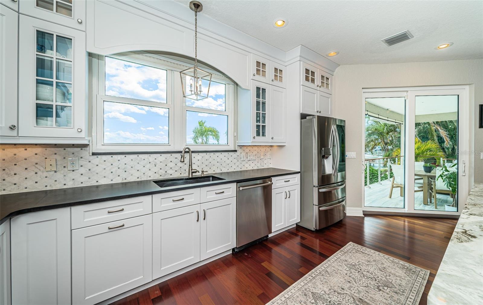 Image 25 of 67 For 709 Harbor Drive