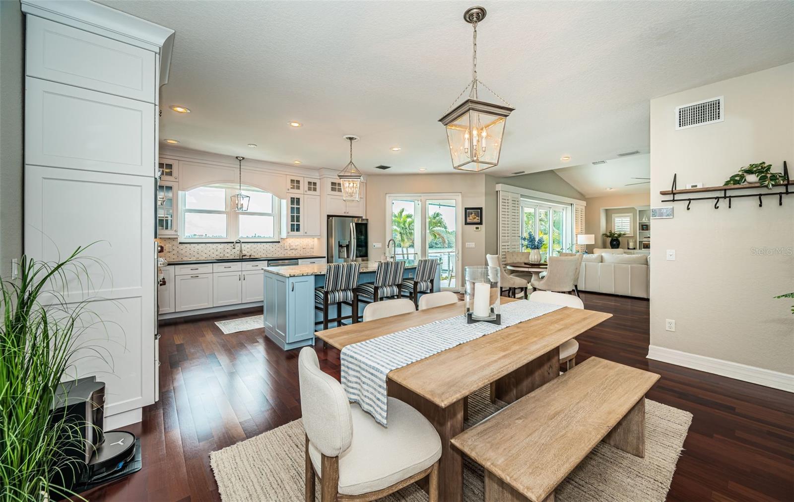 Image 29 of 67 For 709 Harbor Drive