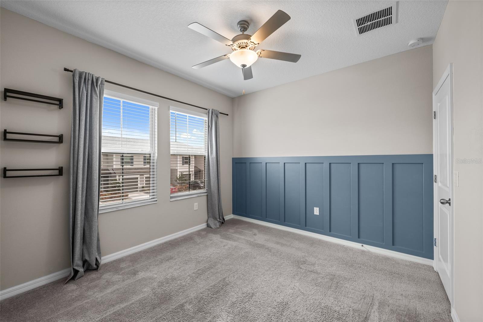 Image 34 of 41 For 31615 Blue Passing Loop