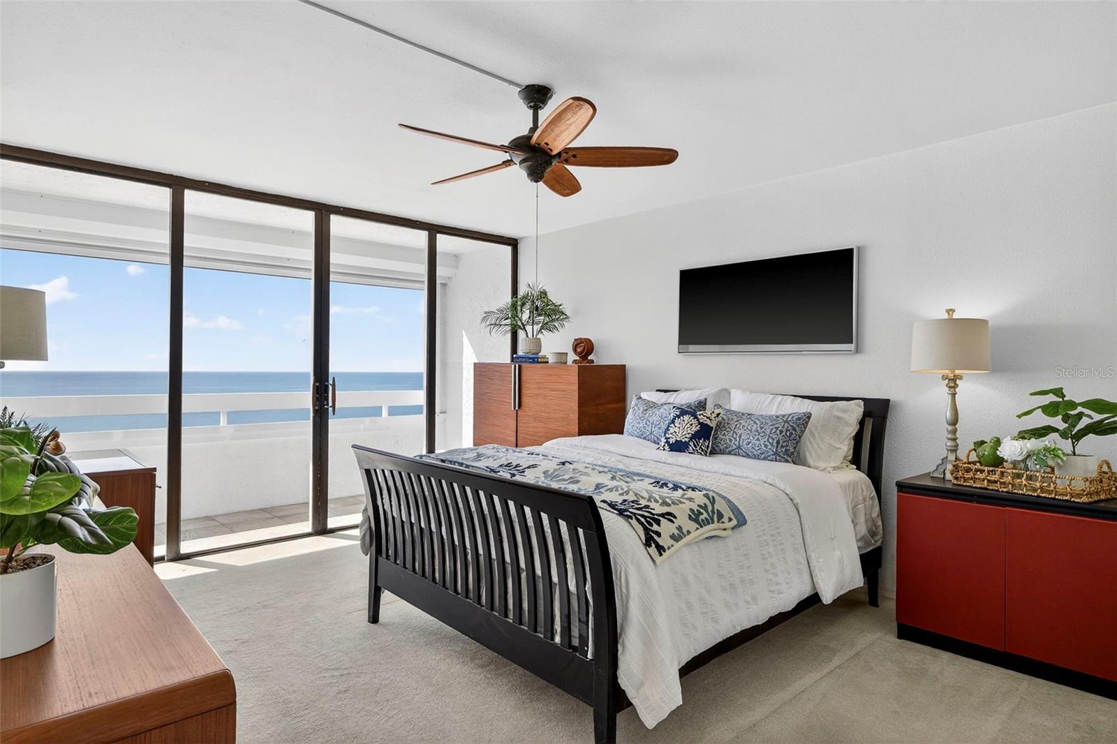 Listing photo id 8 for 17900 Gulf Boulevard 15b