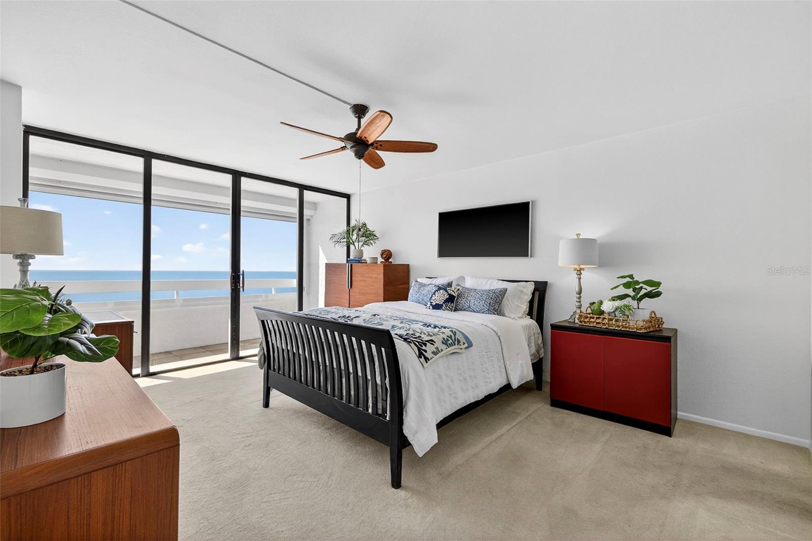 Listing photo id 9 for 17900 Gulf Boulevard 15b