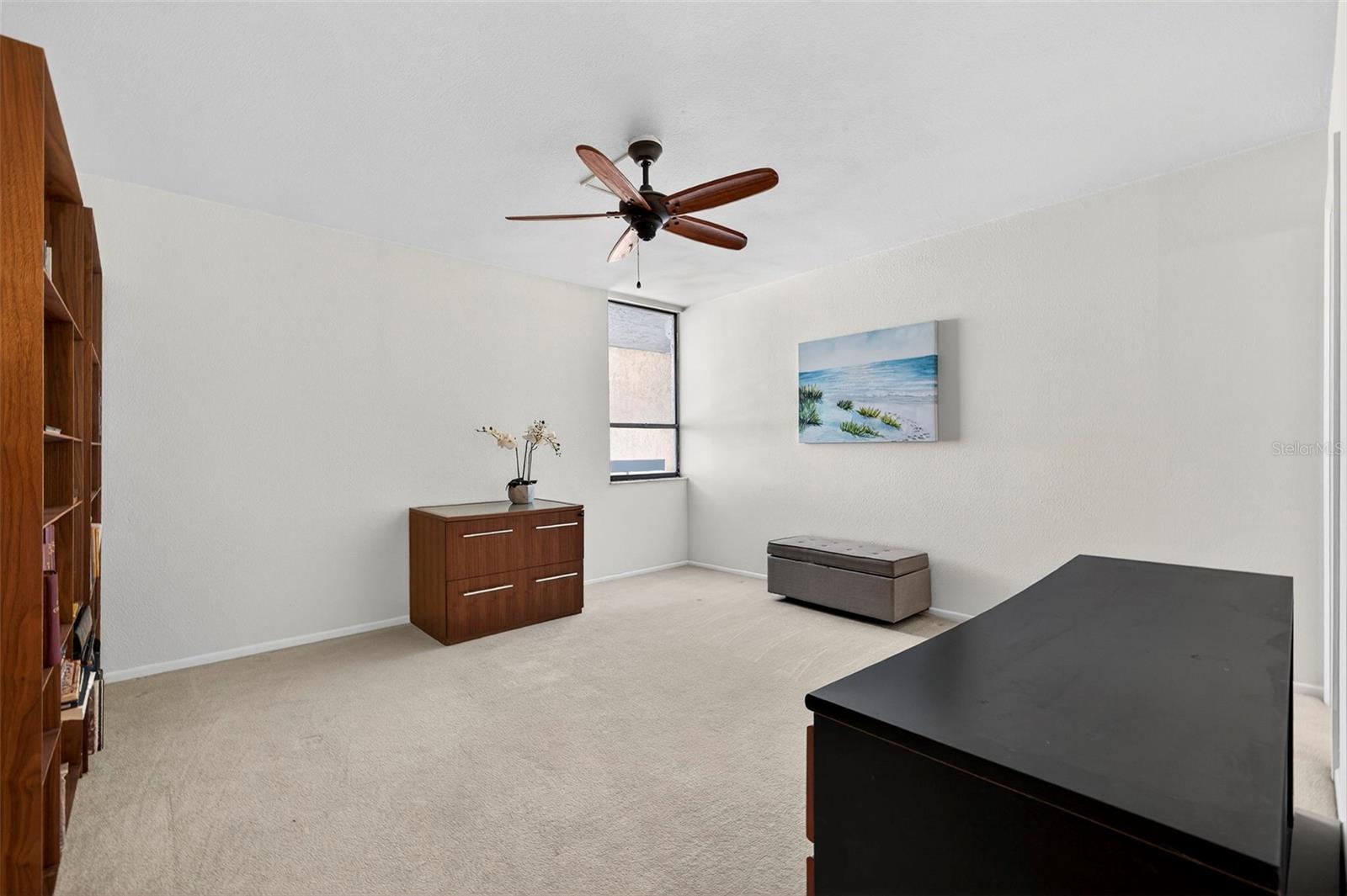 Listing photo id 12 for 17900 Gulf Boulevard 15b