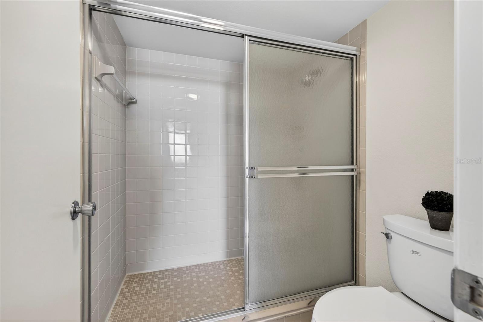 Listing photo id 14 for 17900 Gulf Boulevard 15b