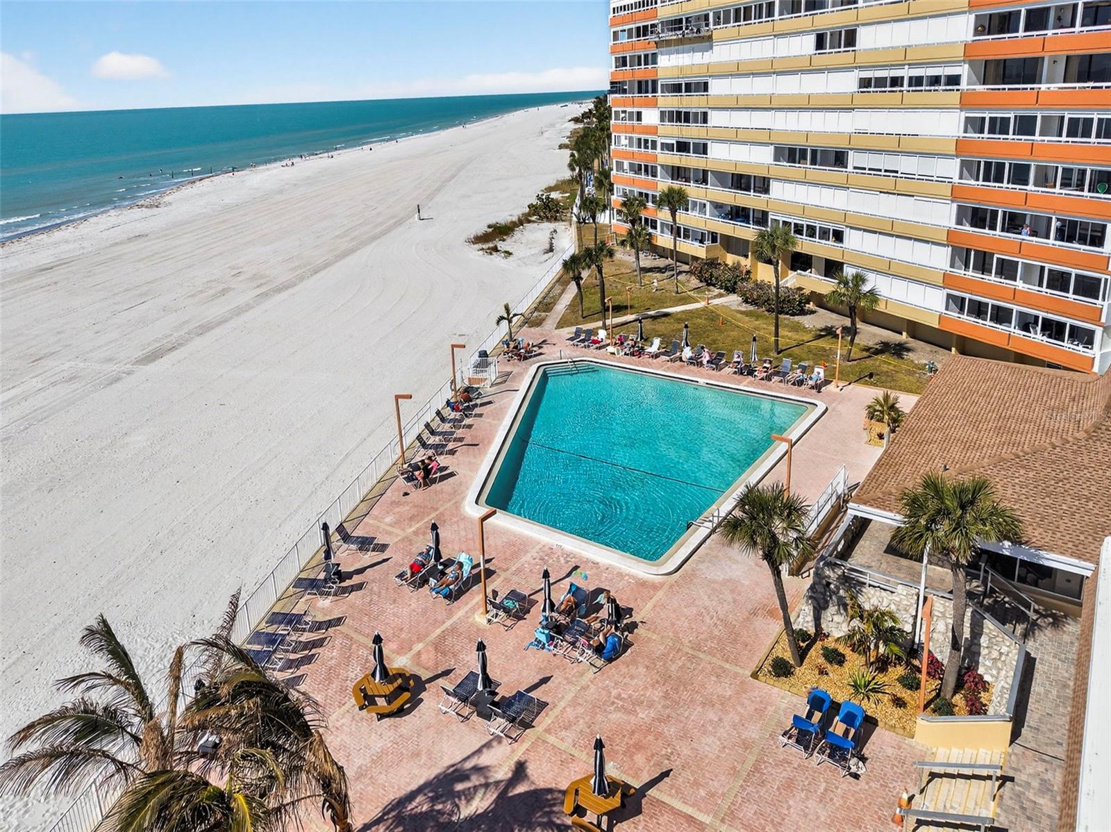Listing photo id 20 for 17900 Gulf Boulevard 15b