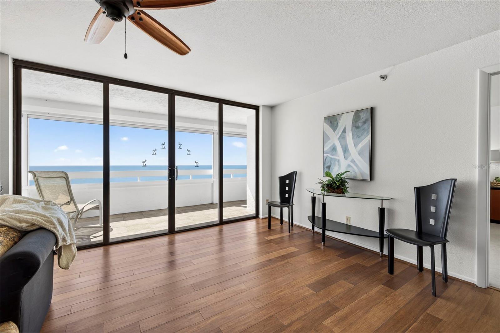 Listing photo id 1 for 17900 Gulf Boulevard 15b