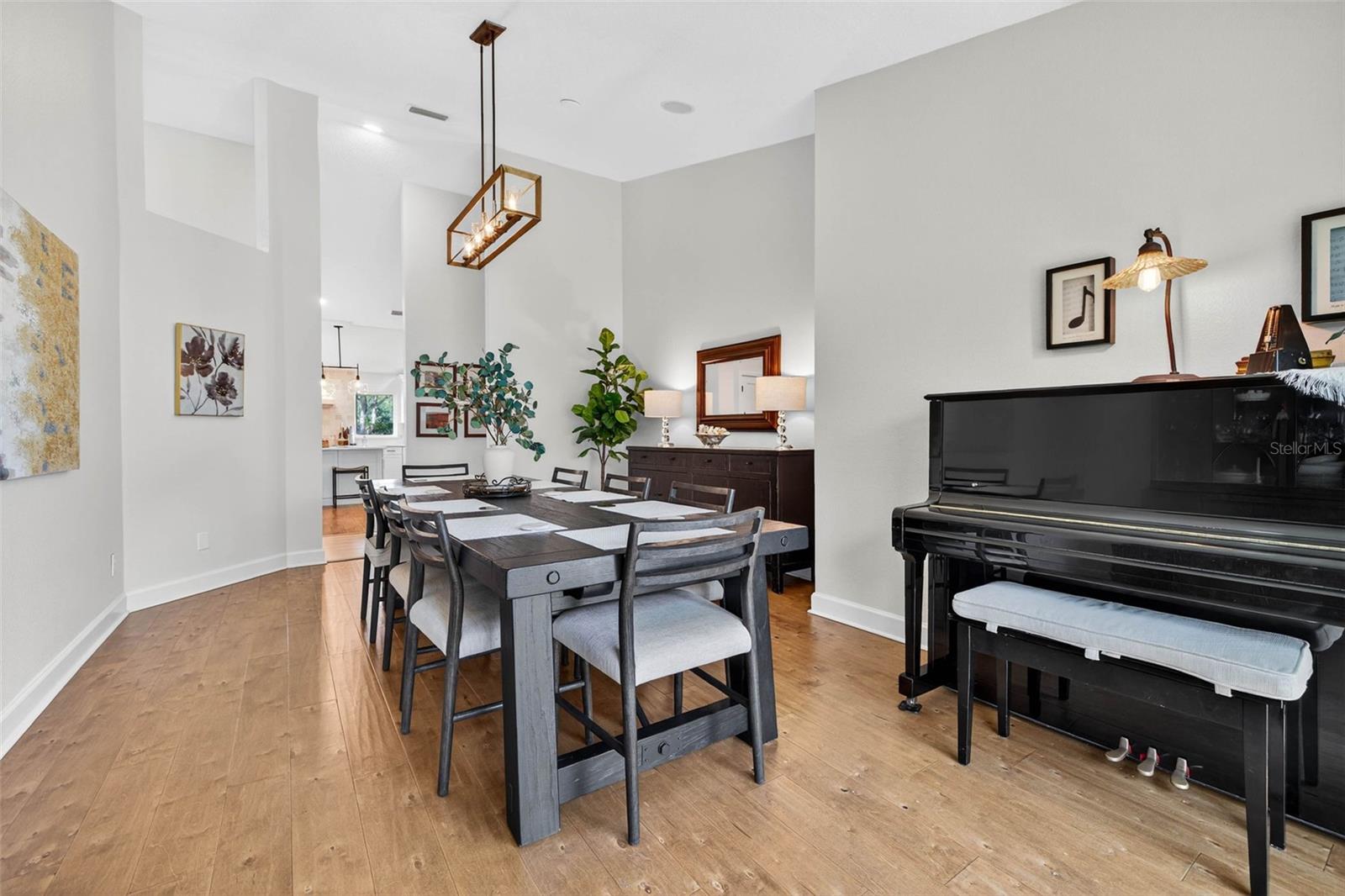 Image 18 of 58 For 4311 Avenue Cannes