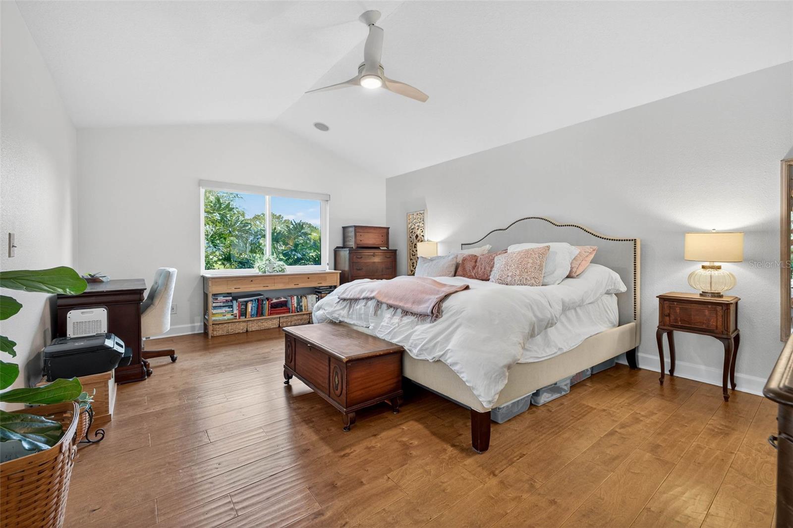 Image 31 of 58 For 4311 Avenue Cannes