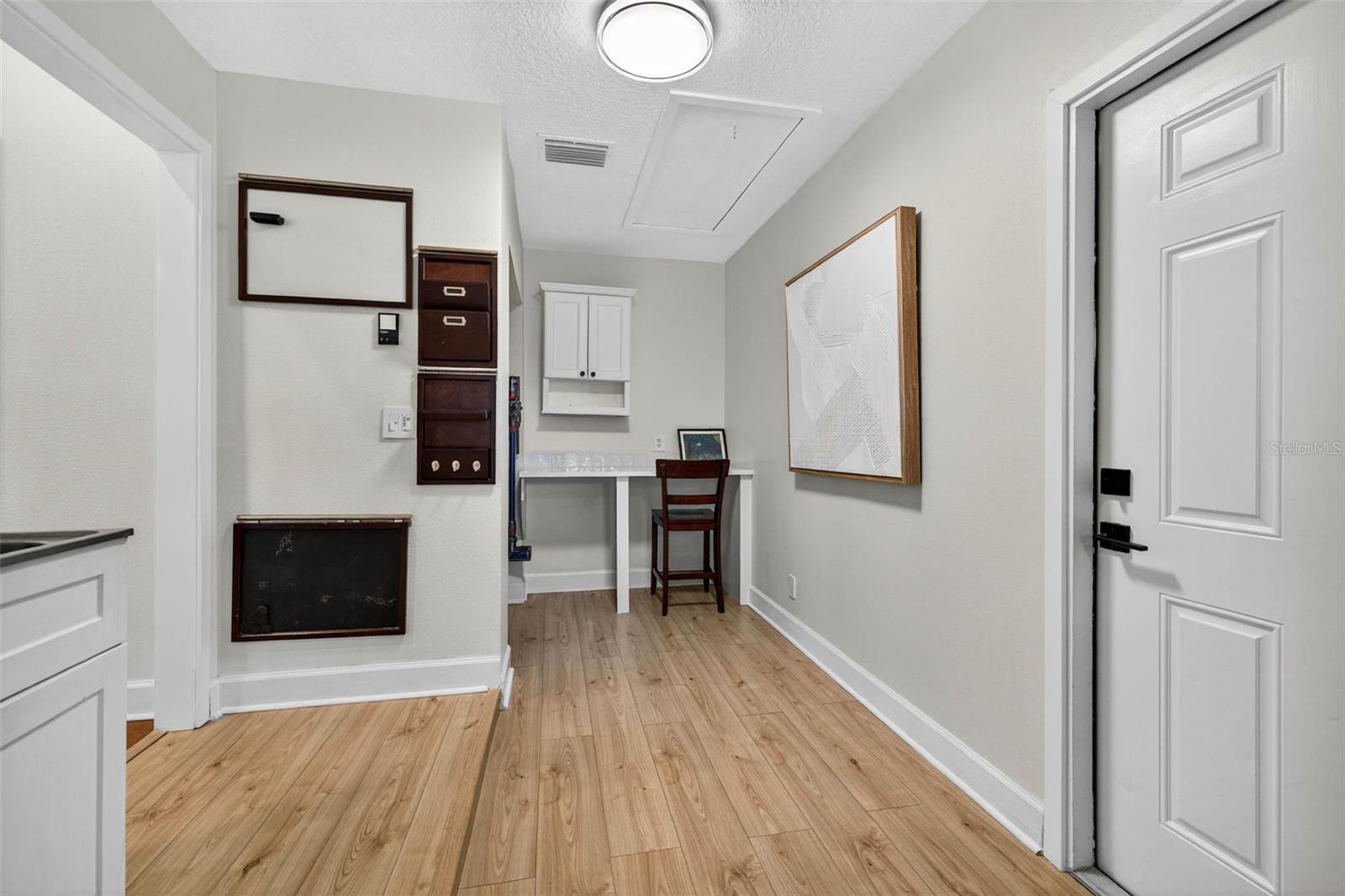 Image 33 of 58 For 4311 Avenue Cannes