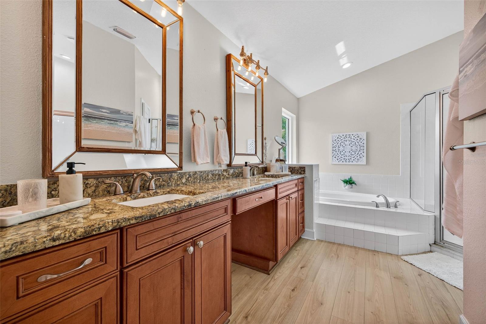 Image 36 of 58 For 4311 Avenue Cannes