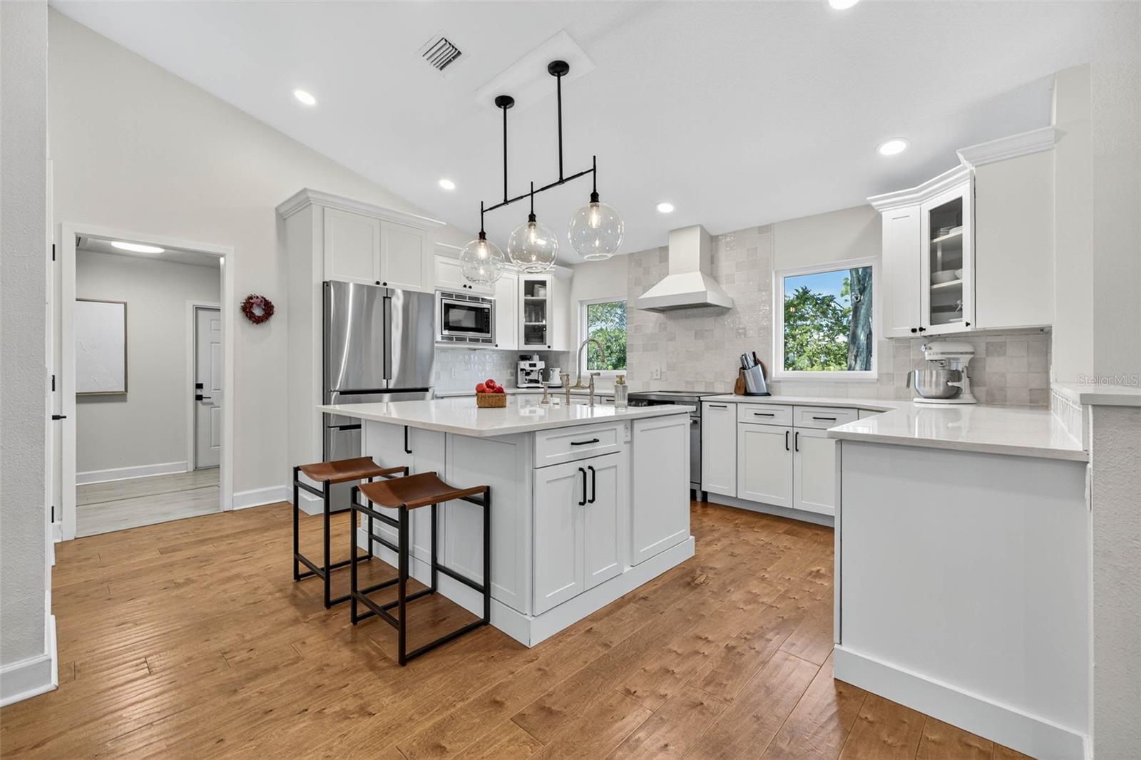 Image 8 of 58 For 4311 Avenue Cannes