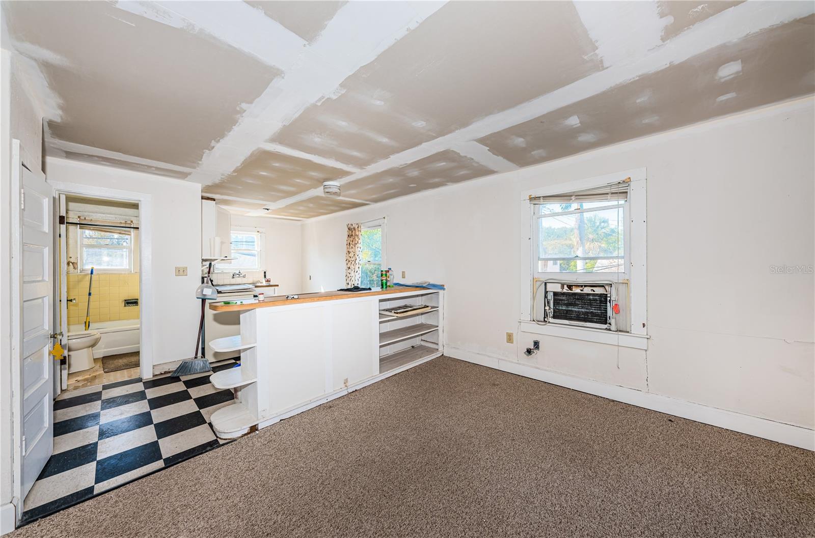 Image 14 of 23 For 138 10th Avenue Ne