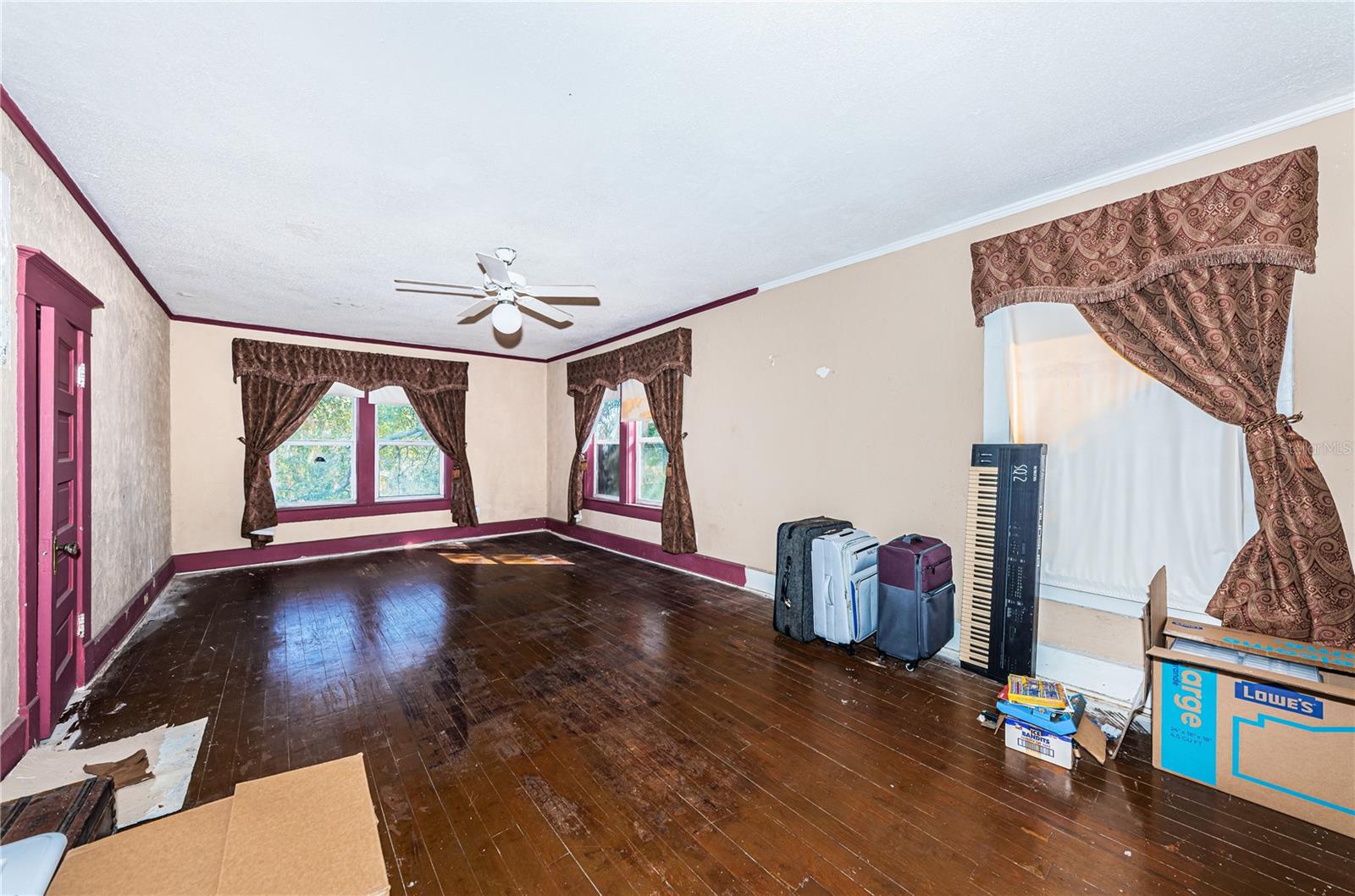 Image 4 of 23 For 138 10th Avenue Ne