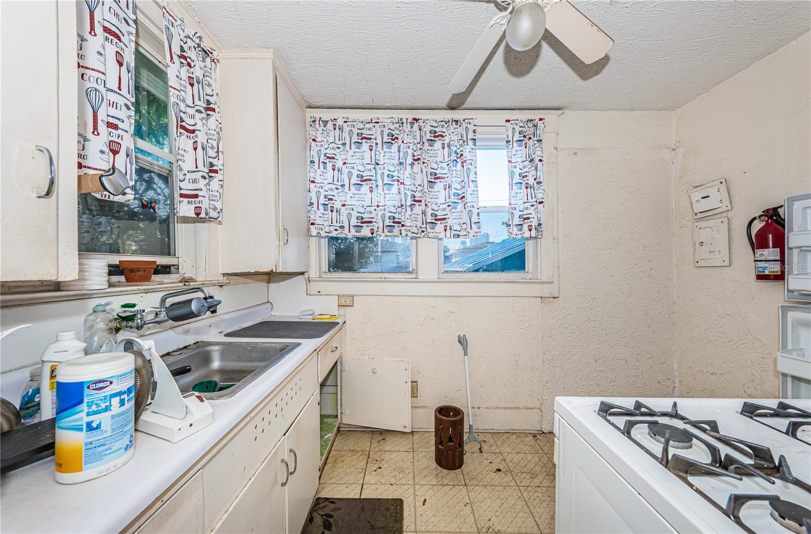 Image 6 of 23 For 138 10th Avenue Ne