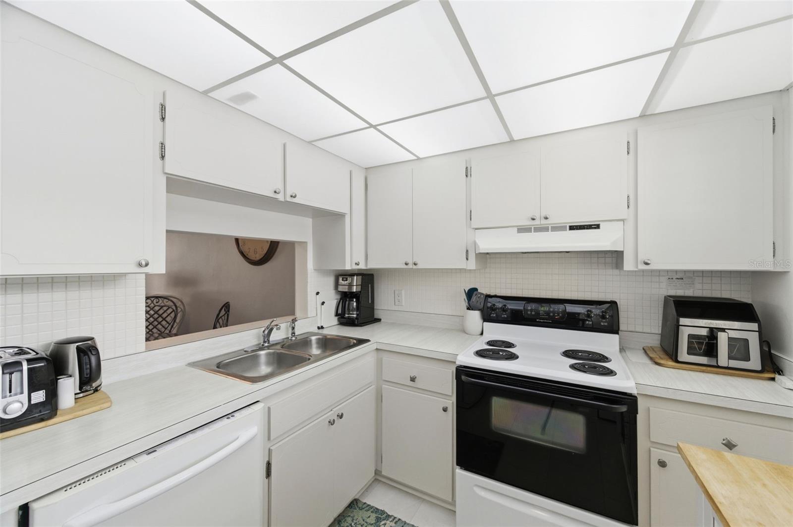 Image 12 of 39 For 19029 Us Highway 19 N 6-10