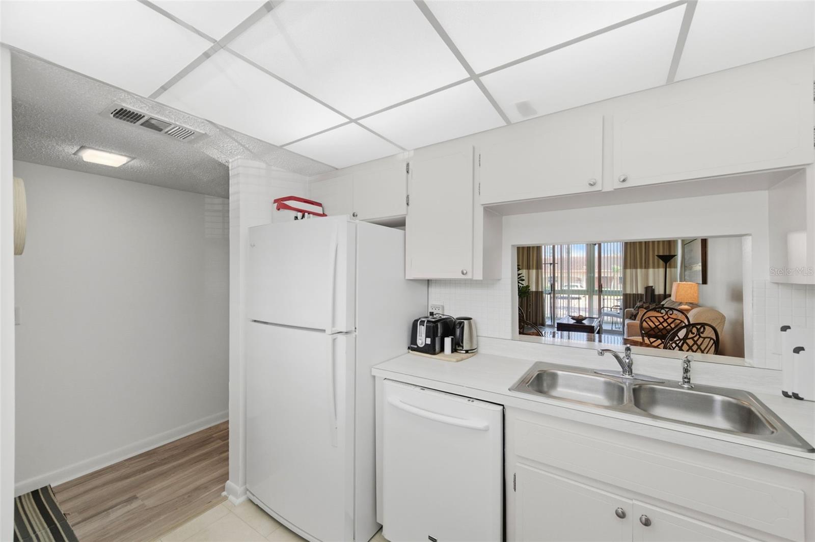 Image 13 of 39 For 19029 Us Highway 19 N 6-10