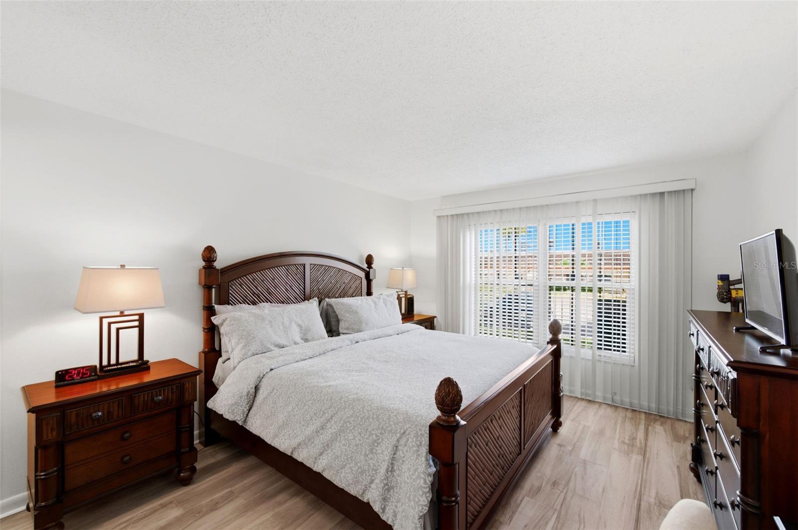 Image 17 of 39 For 19029 Us Highway 19 N 6-10