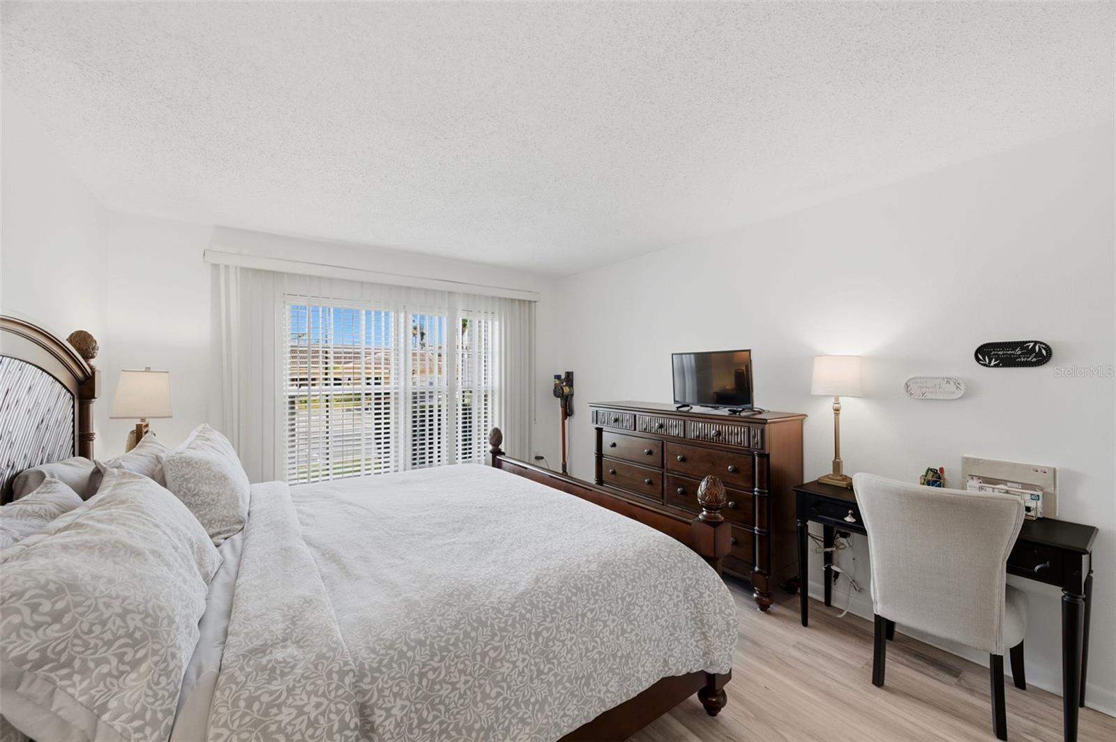 Image 18 of 39 For 19029 Us Highway 19 N 6-10