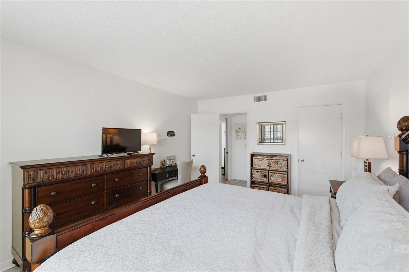 Image 20 of 39 For 19029 Us Highway 19 N 6-10