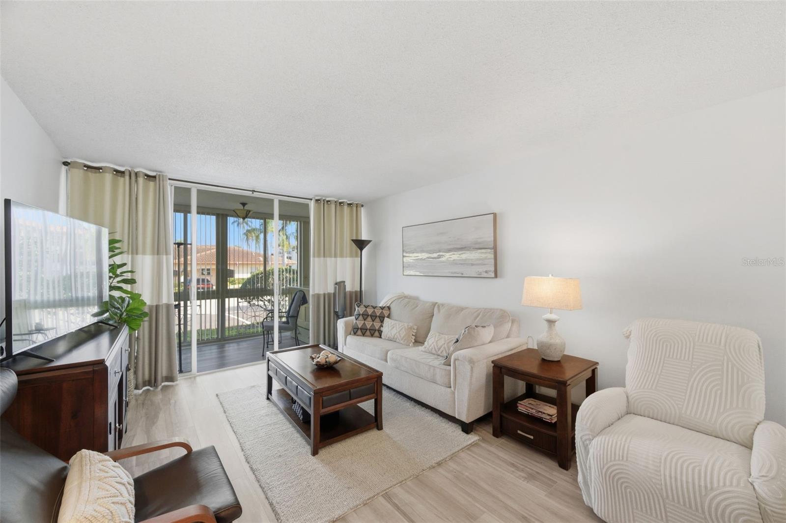 Image 4 of 39 For 19029 Us Highway 19 N 6-10