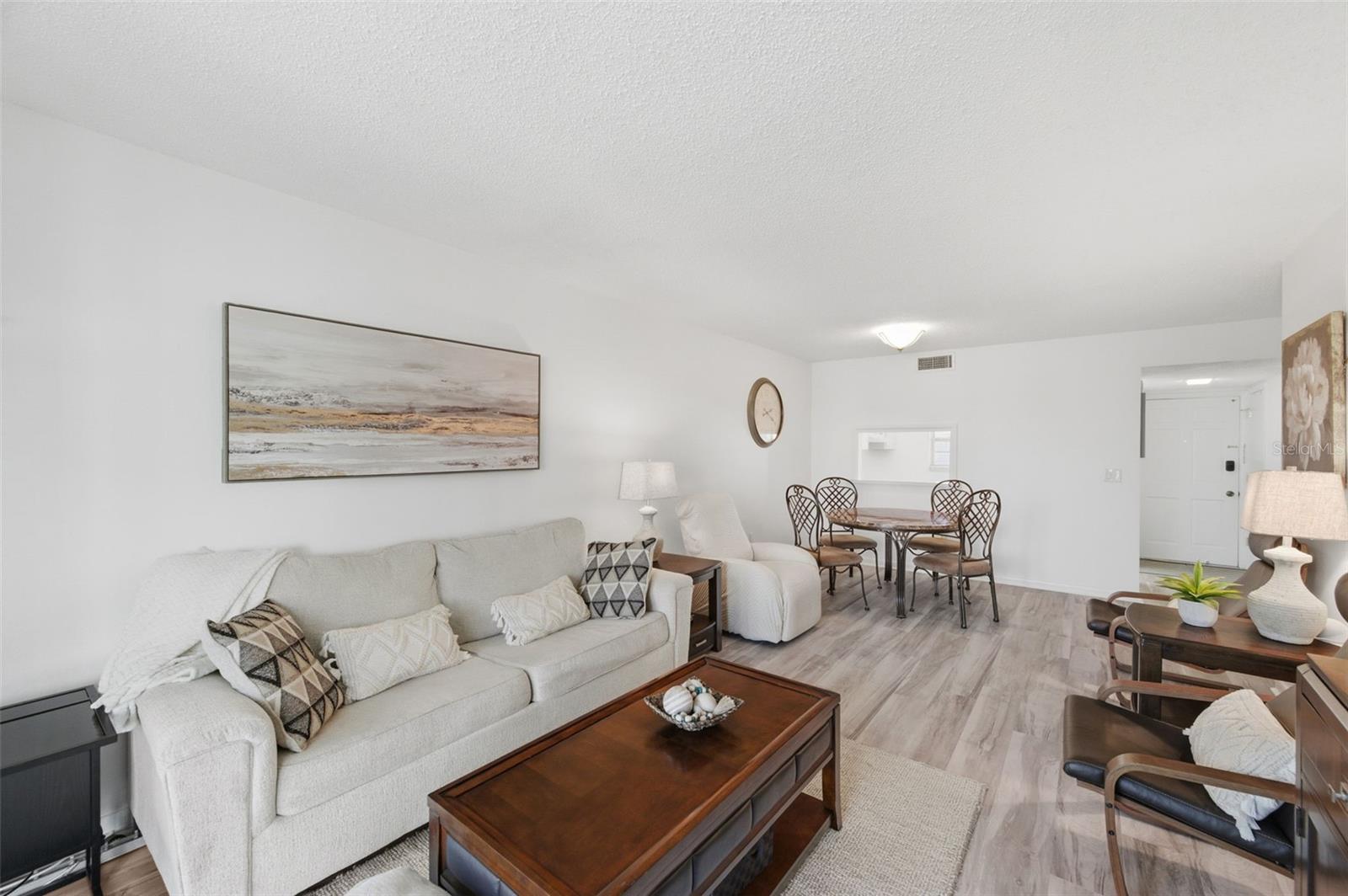 Image 7 of 39 For 19029 Us Highway 19 N 6-10