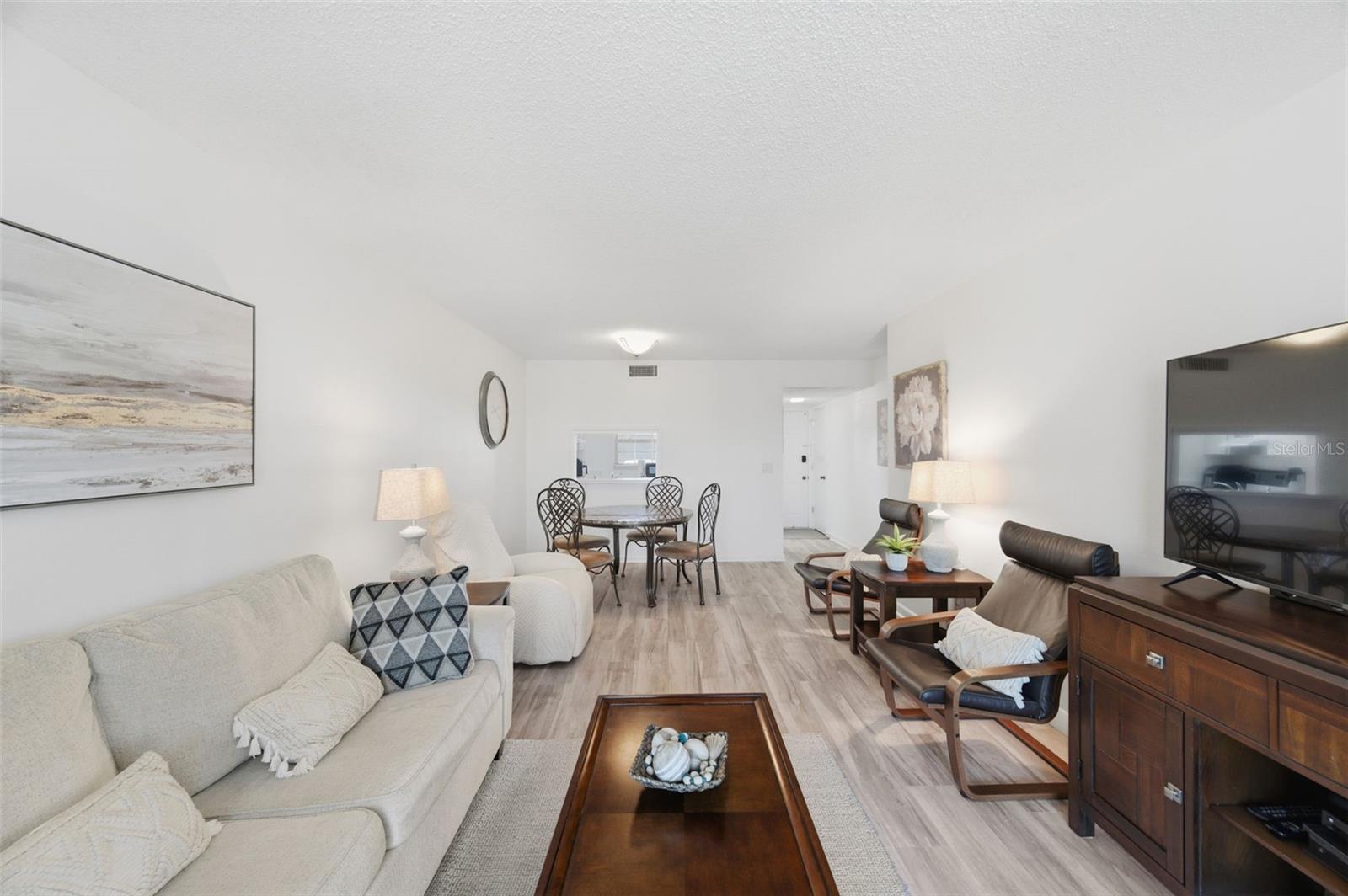 Image 8 of 39 For 19029 Us Highway 19 N 6-10