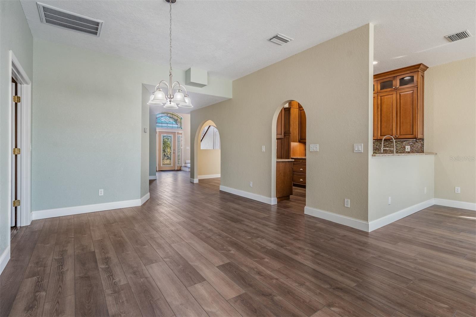 Image 10 of 49 For 6421 Drake Court