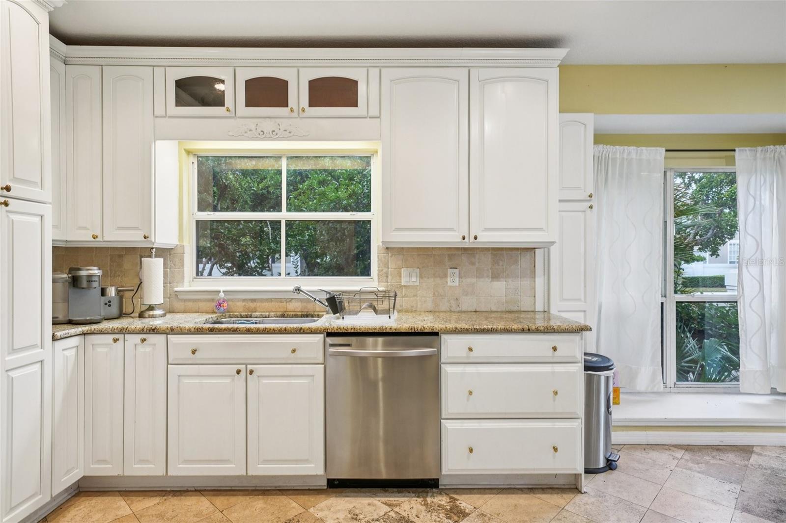 Image 29 of 100 For 602 Seabreeze Court