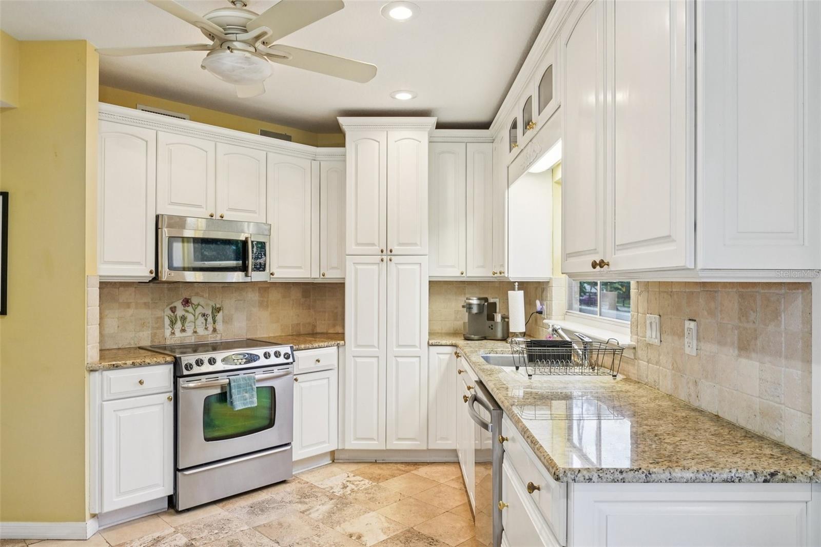 Image 33 of 100 For 602 Seabreeze Court