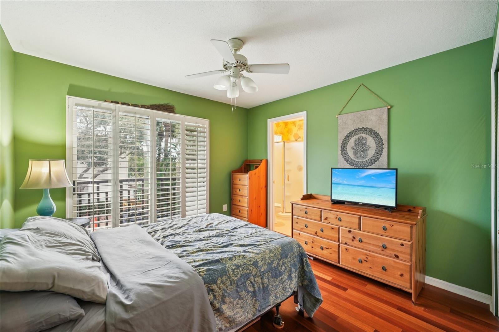 Image 52 of 100 For 602 Seabreeze Court