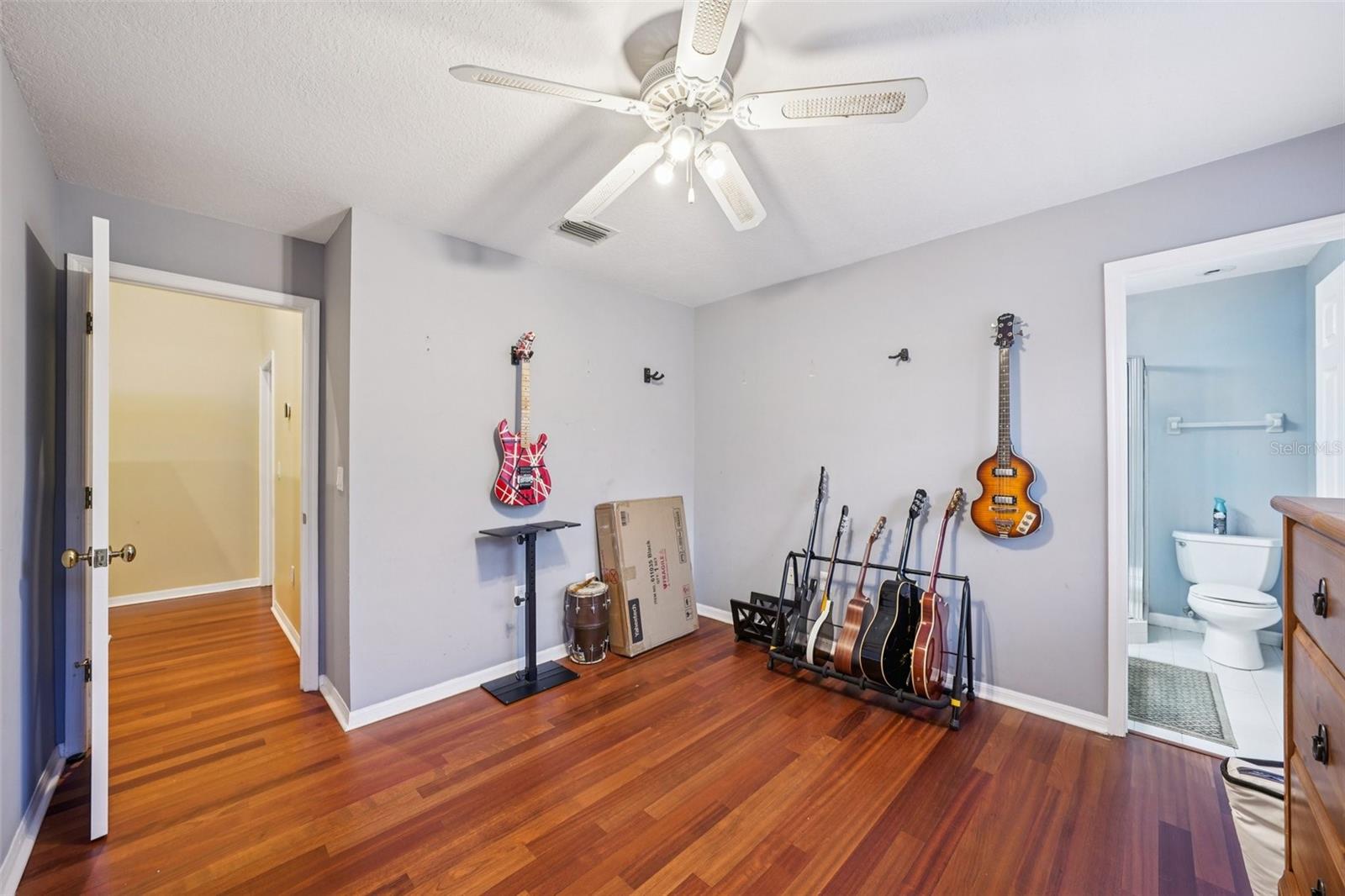 Image 58 of 100 For 602 Seabreeze Court