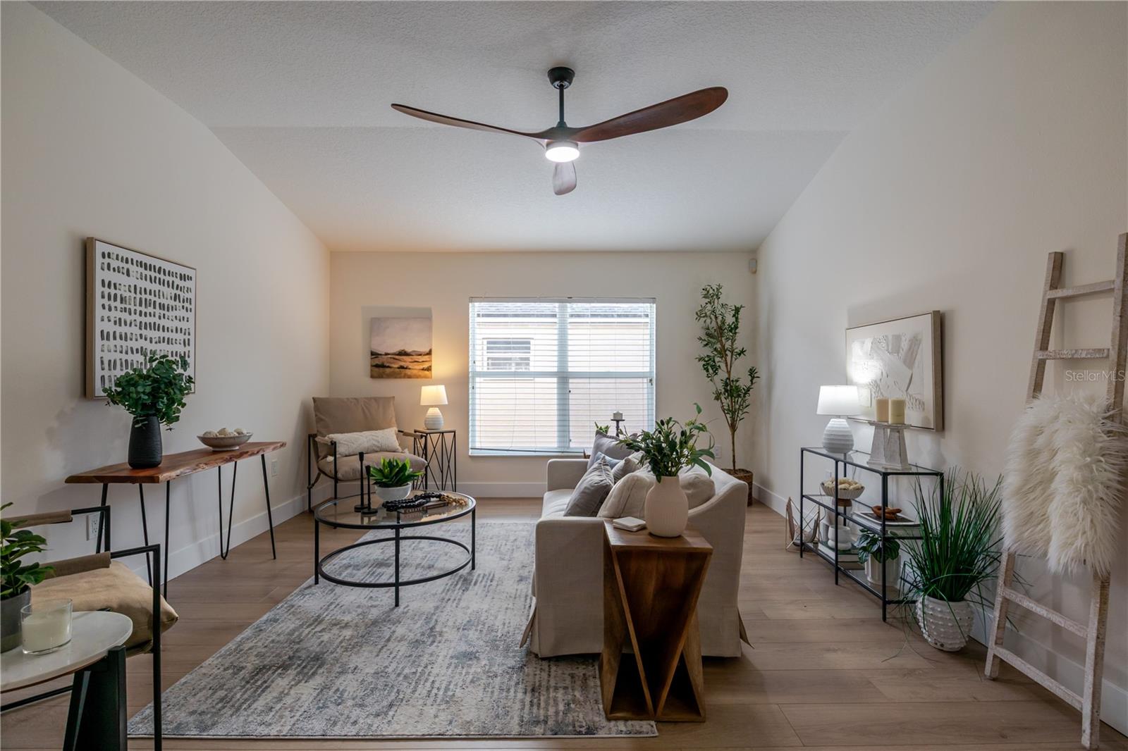 Listing photo id 16 for 10208 Thicket Point Way