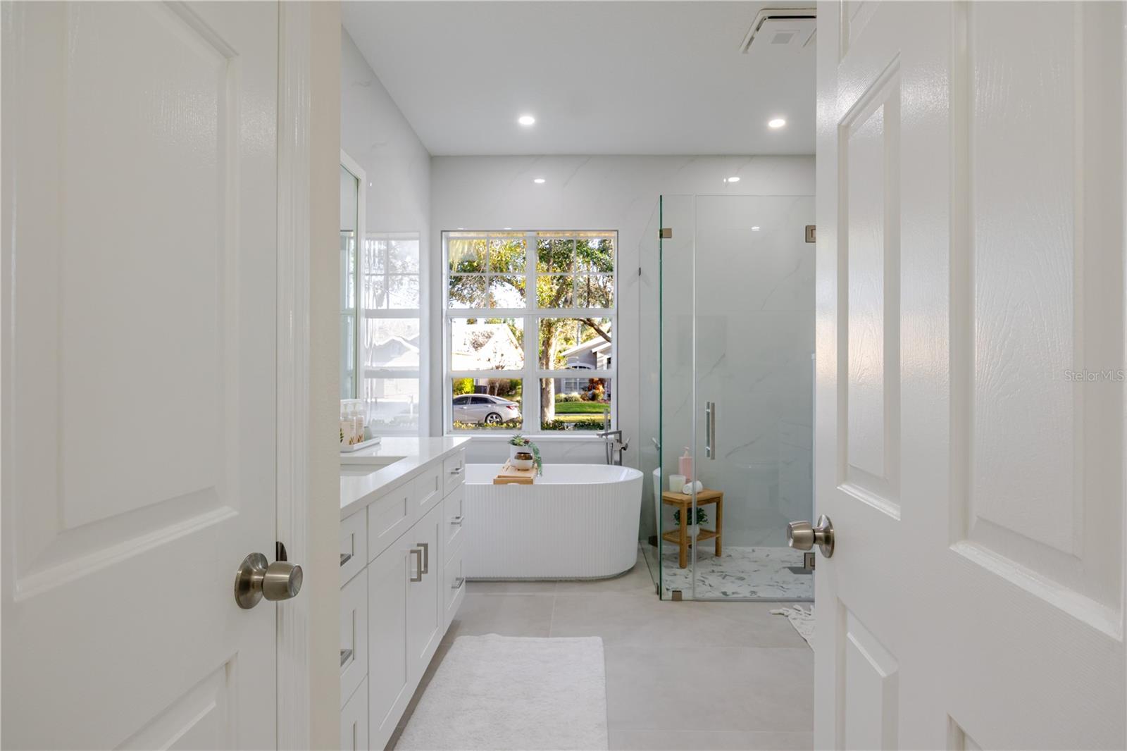 Listing photo id 21 for 10208 Thicket Point Way