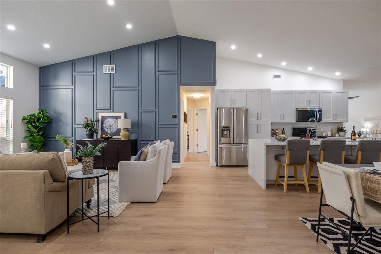 Listing photo id 27 for 10208 Thicket Point Way