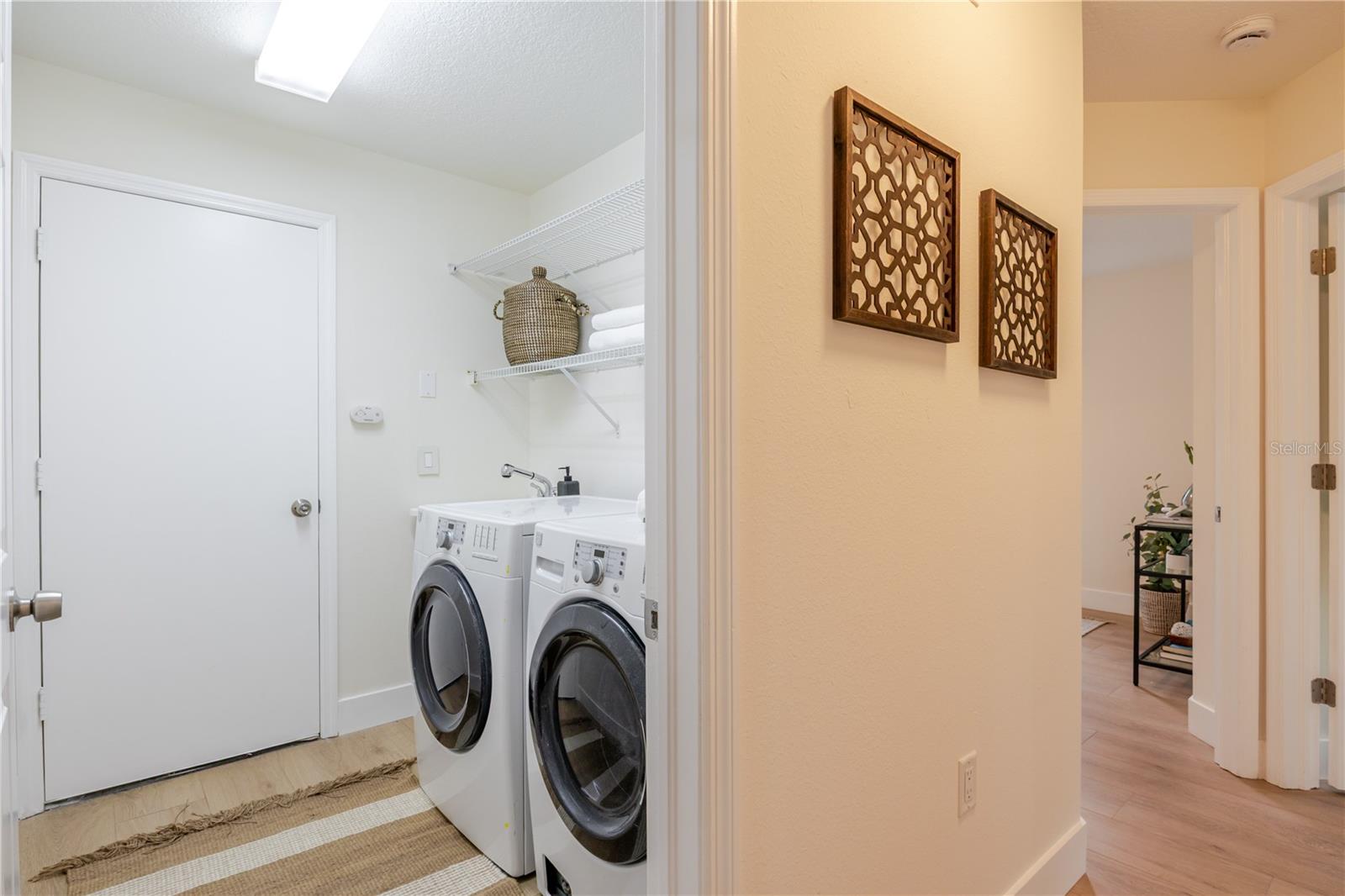 Listing photo id 28 for 10208 Thicket Point Way