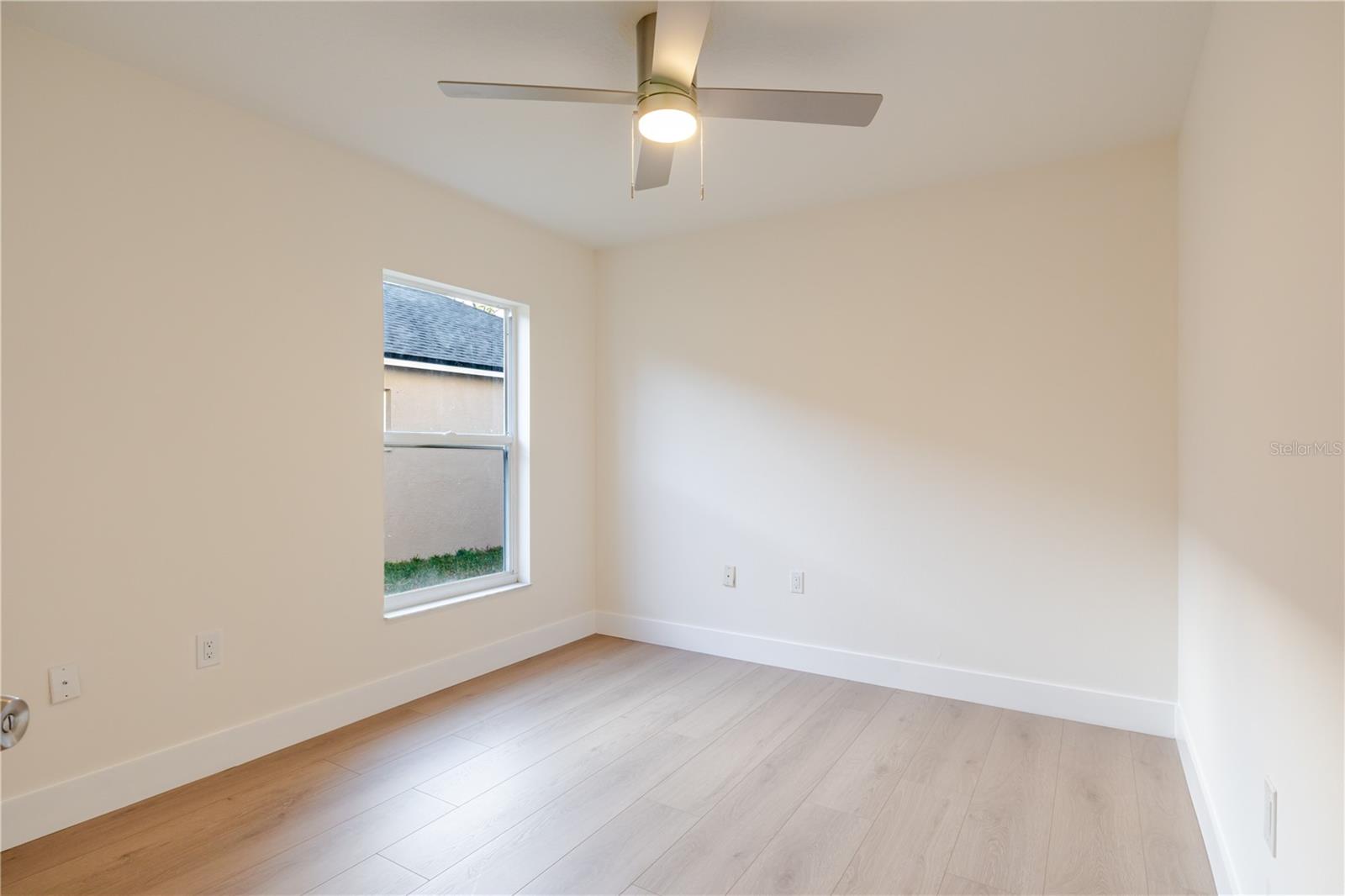 Listing photo id 37 for 10208 Thicket Point Way