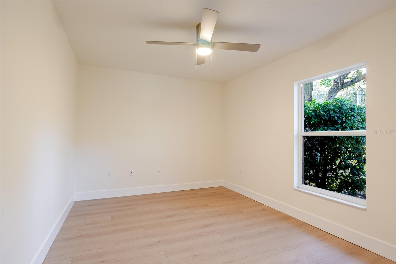 Listing photo id 39 for 10208 Thicket Point Way