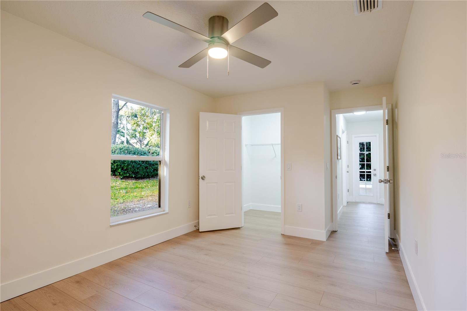 Listing photo id 41 for 10208 Thicket Point Way