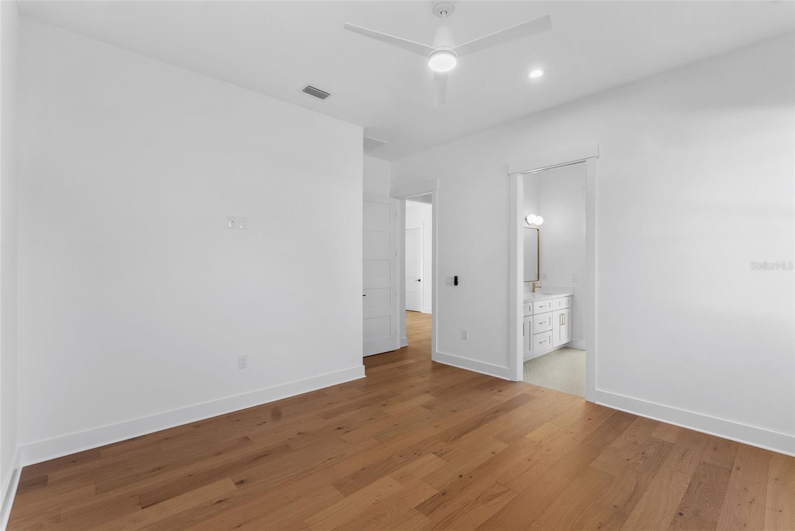 Image 25 of 26 For 3904 Greenwood Drive